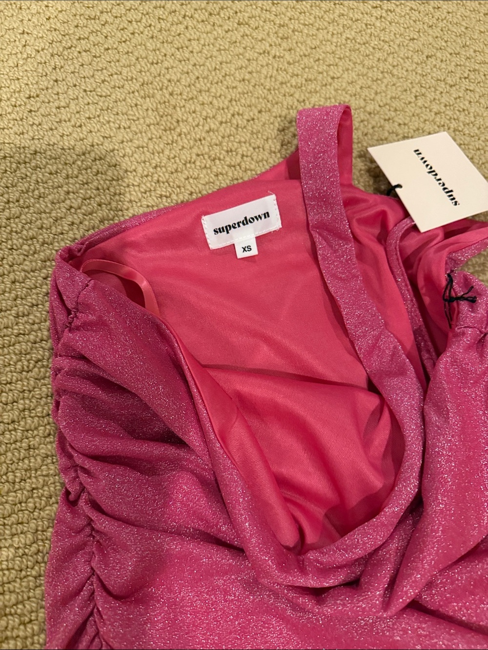 NWT- superdown Fuchsia One-Shoulder Ruched Cocktail Dress - Picture 2 of 2